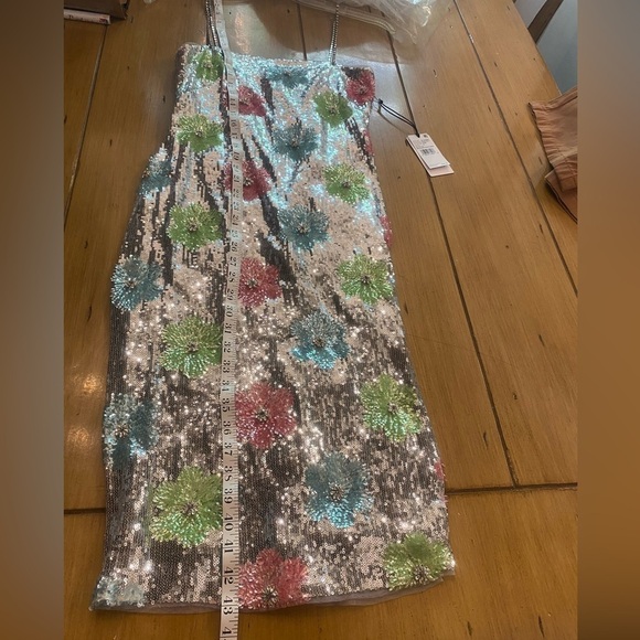 Liv Foster Women Sequined Beaded Formal Midi Sheath New Size 6 stunning stretch - Picture 16 of 17